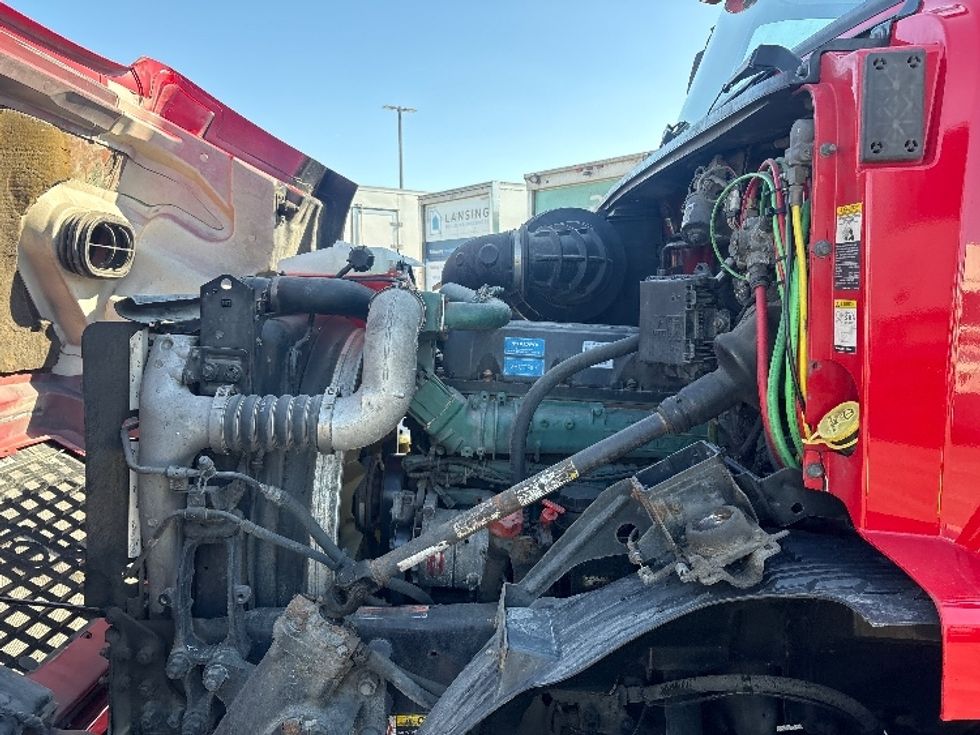 Day Cab Tractor-Heavy Duty Tractors-Volvo-2012-VNM64200-Sturtevant-WI-548,904\n\t\tmiles-$ 7,500 - Image 16