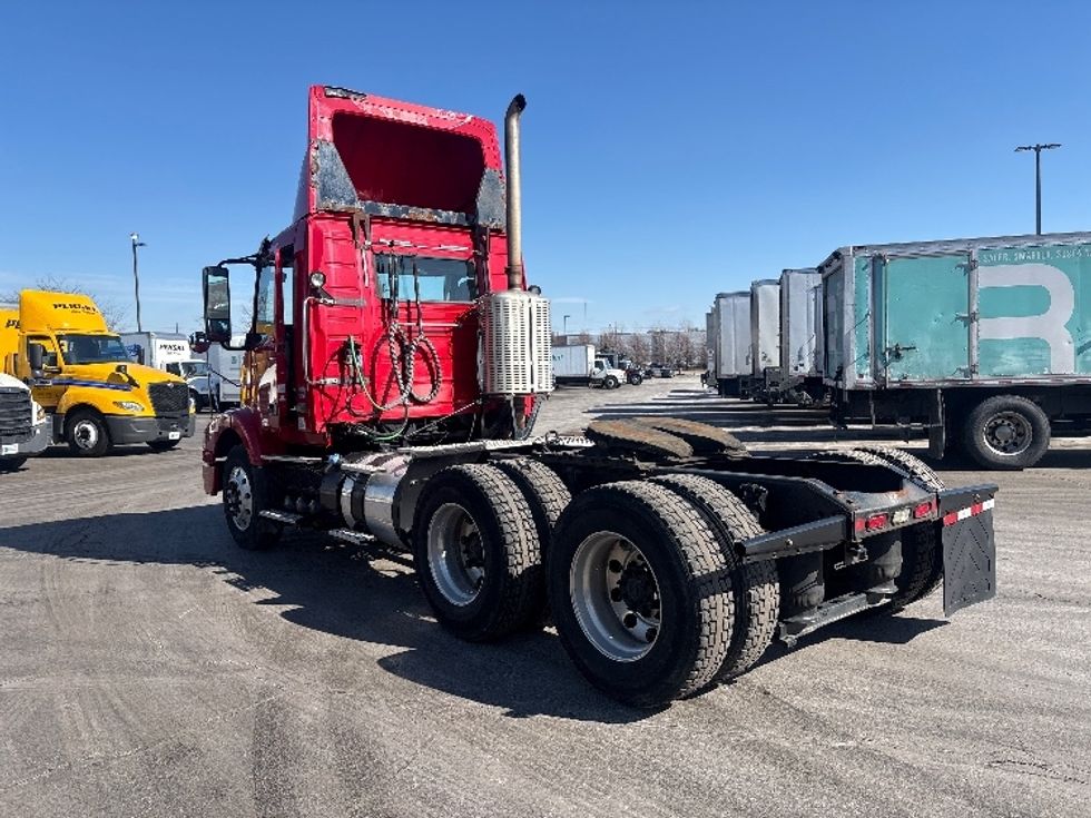 Day Cab Tractor-Heavy Duty Tractors-Volvo-2012-VNM64200-Sturtevant-WI-548,904\n\t\tmiles-$ 7,500 - Image 5