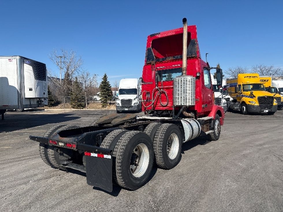 Day Cab Tractor-Heavy Duty Tractors-Volvo-2012-VNM64200-Sturtevant-WI-548,904\n\t\tmiles-$ 7,500 - Image 7