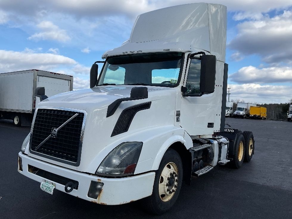 2015 Volvo Truck VNL photo 3