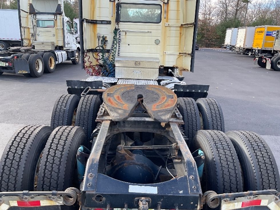 Day Cab Tractor-Heavy Duty Tractors-Volvo-2015-VNL64T300-Londonderry-NH-394,040\n\t\tmiles-$ 21,750 - Image 6