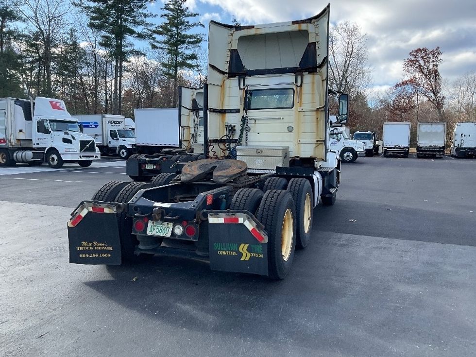 Day Cab Tractor-Heavy Duty Tractors-Volvo-2015-VNL64T300-Londonderry-NH-394,040\n\t\tmiles-$ 21,750 - Image 7