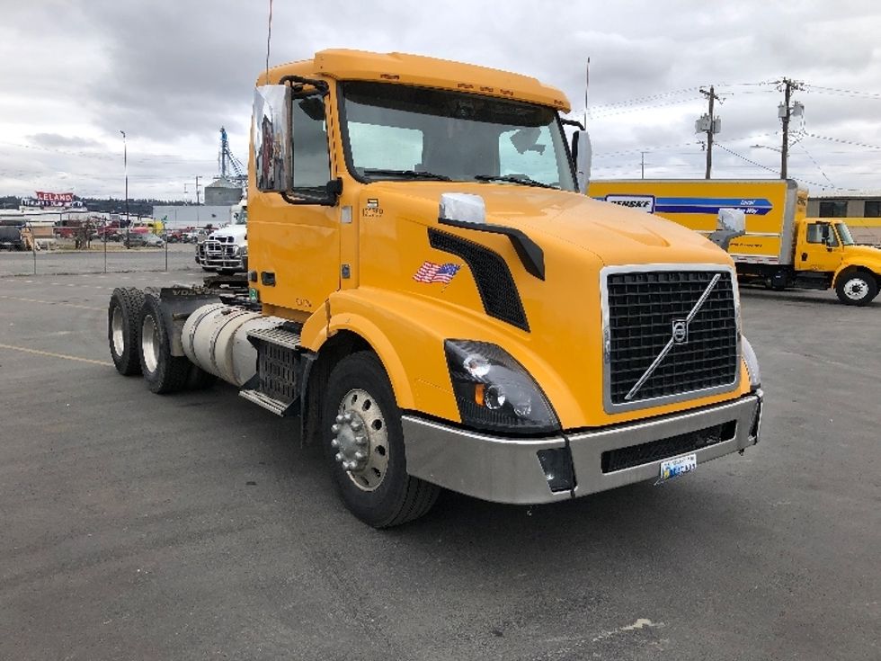 Day Cab Tractor-Heavy Duty Tractors-Volvo-2015-VNL64T300-West Valley City-UT-201,441 miles-$ 59,750