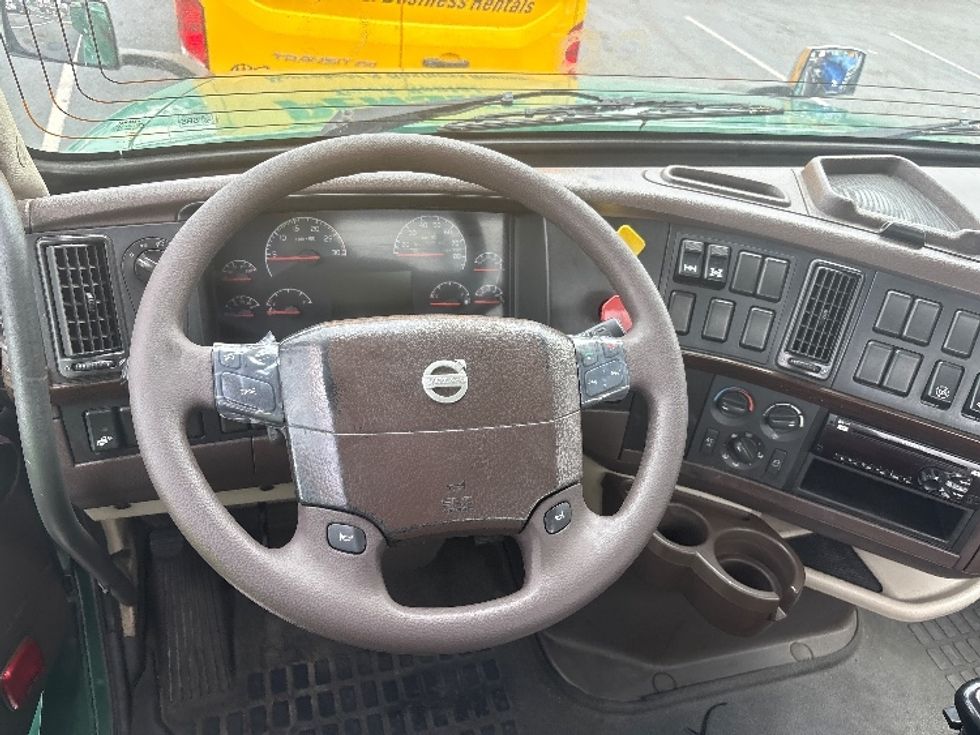 Day Cab Tractor-Heavy Duty Tractors-Volvo-2016-VNL64T300-Kearny-NJ-372,299\n\t\tmiles-$ 28,500 - Image 11