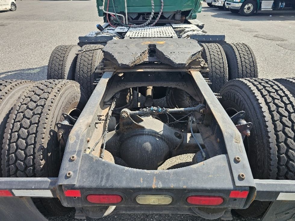 Day Cab Tractor-Heavy Duty Tractors-Volvo-2016-VNL64T300-Kearny-NJ-372,299\n\t\tmiles-$ 28,500 - Image 6