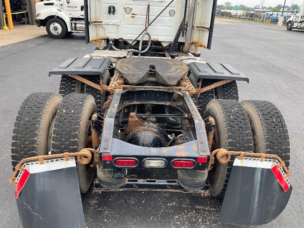 Day Cab Tractor-Heavy Duty Tractors-Volvo-2016-VNL64T300-Neenah-WI-395,531\n\t\tmiles-$ 14,000 - Image 6