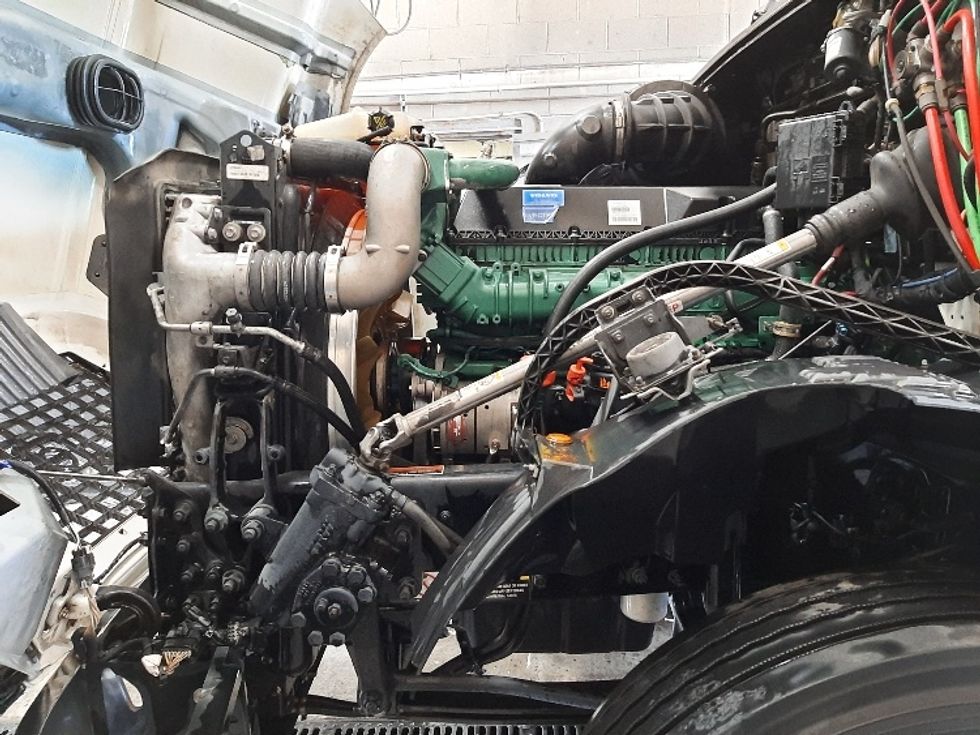 Day Cab Tractor-Heavy Duty Tractors-Volvo-2017-VNL42300-Fort Worth-TX-583,344\n\t\tmiles-$ 19,250 - Image 16