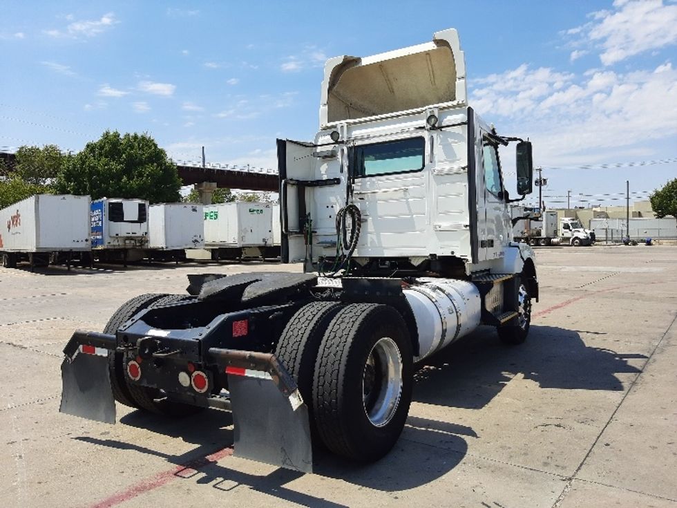 Day Cab Tractor-Heavy Duty Tractors-Volvo-2017-VNL42300-Fort Worth-TX-583,344\n\t\tmiles-$ 19,250 - Image 7