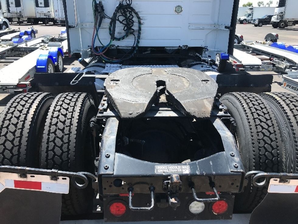 Day Cab Tractor-Heavy Duty Tractors-Volvo-2017-VNL42300-Phoenix-AZ-576,122\n\t\tmiles-$ 10,000 - Image 6