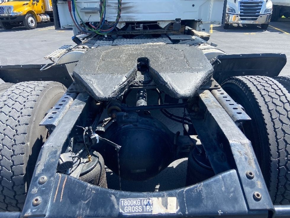 Day Cab Tractor-Heavy Duty Tractors-Volvo-2017-VNL42300-San Antonio-TX-667,553\n\t\tmiles-$ 14,500 - Image 6