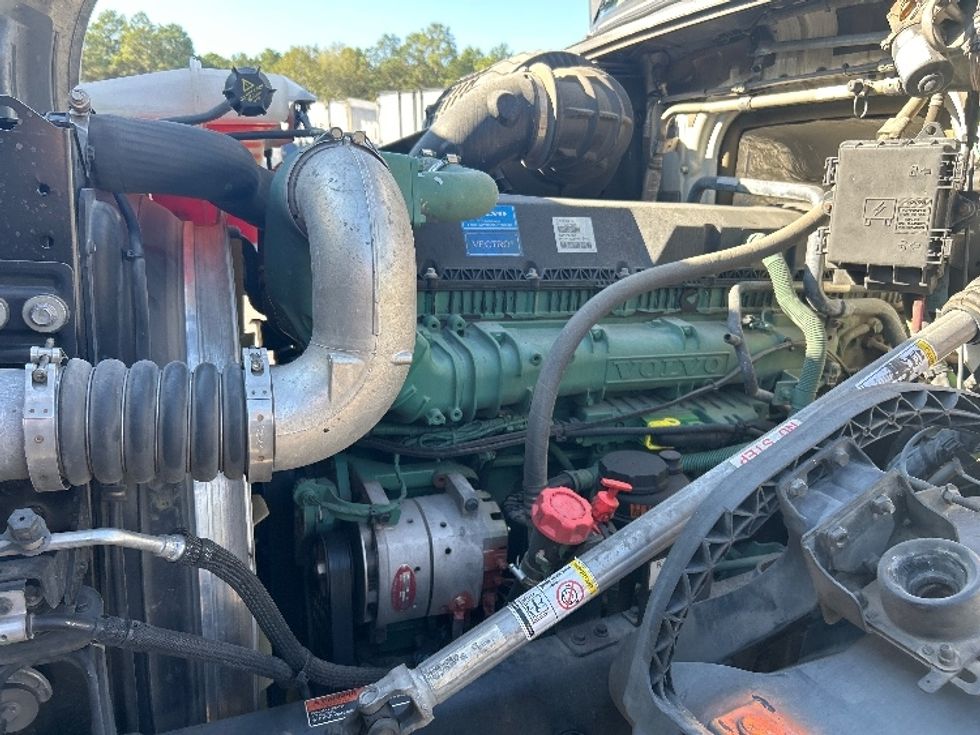 Day Cab Tractor-Heavy Duty Tractors-Volvo-2017-VNL42300-Shreveport-LA-445,518\n\t\tmiles-$ 22,750 - Image 16