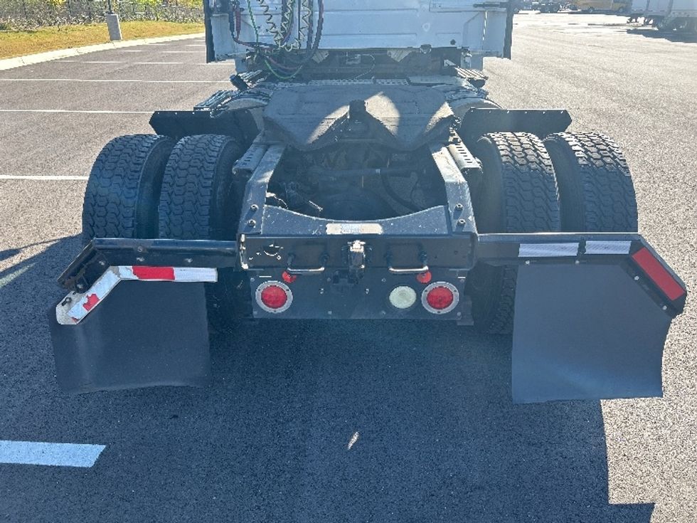 Day Cab Tractor-Heavy Duty Tractors-Volvo-2017-VNL42300-Shreveport-LA-445,518\n\t\tmiles-$ 22,750 - Image 6