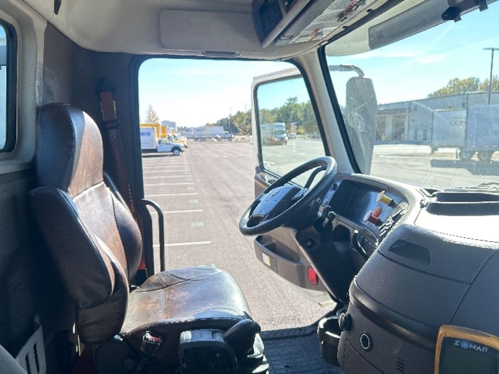 Day Cab Tractor-Heavy Duty Tractors-Volvo-2017-VNL42300-Shreveport-LA-527,827\n\t\tmiles-$ 19,250 - Image 14