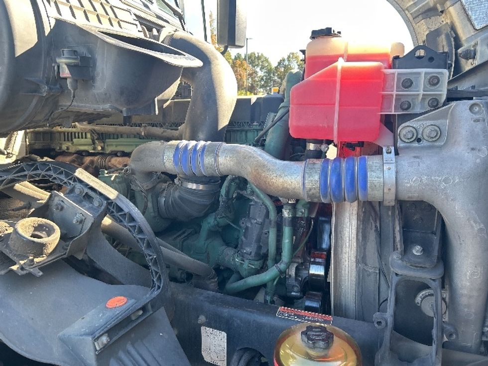 Day Cab Tractor-Heavy Duty Tractors-Volvo-2017-VNL42300-Shreveport-LA-527,827\n\t\tmiles-$ 19,250 - Image 15