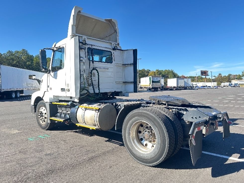 Day Cab Tractor-Heavy Duty Tractors-Volvo-2017-VNL42300-Shreveport-LA-527,827\n\t\tmiles-$ 19,250 - Image 5