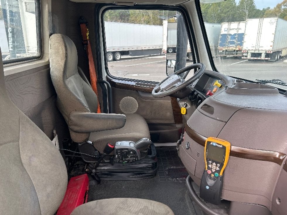 Day Cab Tractor-Heavy Duty Tractors-Volvo-2017-VNL42300-Shreveport-LA-533,779\n\t\tmiles-$ 19,250 - Image 14