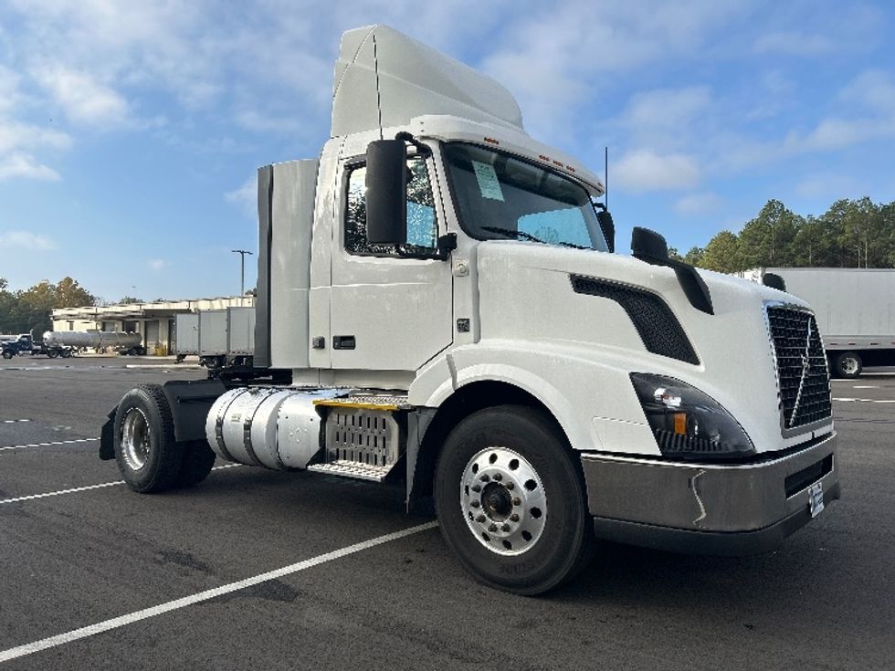 Day Cab Tractor-Heavy Duty Tractors-Volvo-2017-VNL42300-Shreveport-LA-533,779\n\t\tmiles-$ 19,250 - Image 3
