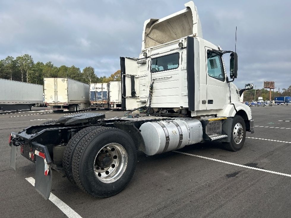 Day Cab Tractor-Heavy Duty Tractors-Volvo-2017-VNL42300-Shreveport-LA-533,779\n\t\tmiles-$ 19,250 - Image 7