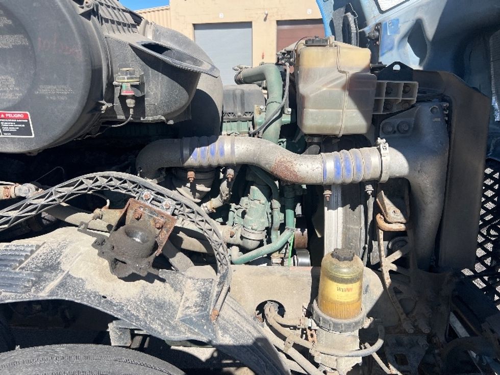 Day Cab Tractor-Heavy Duty Tractors-Volvo-2017-VNL64T300-Rochester-NY-376,005\n\t\tmiles-$ 13,500 - Image 13