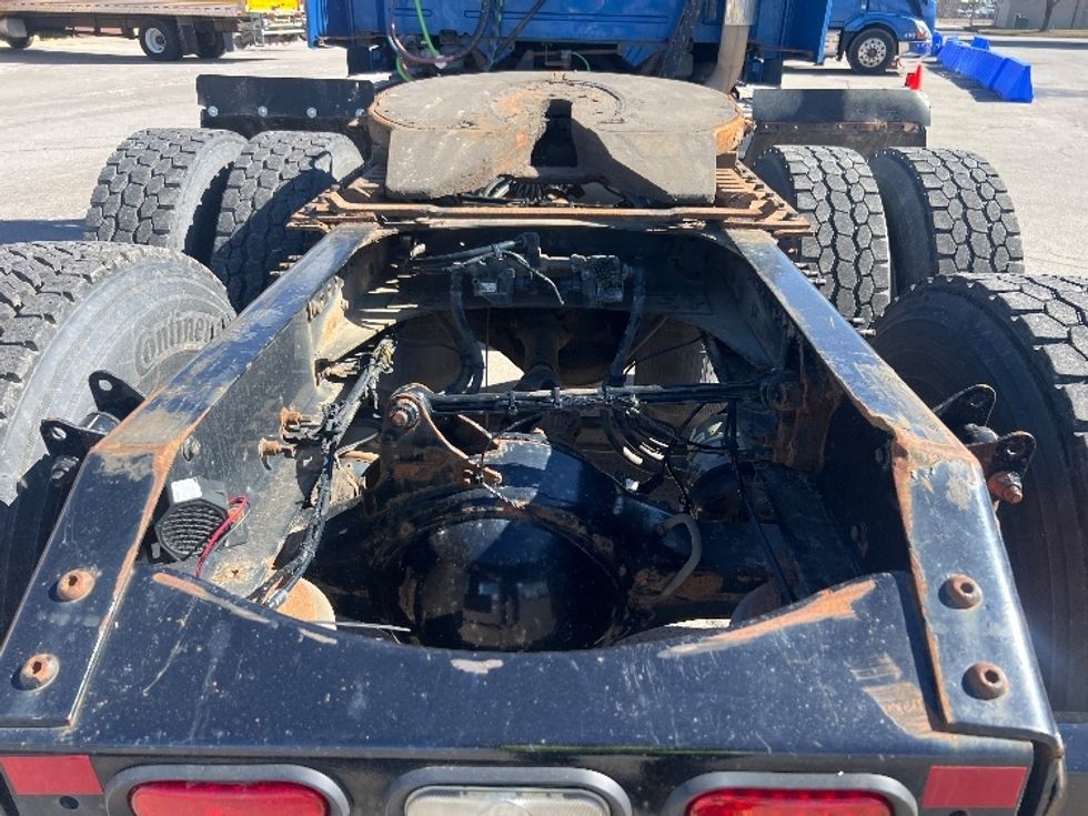 Day Cab Tractor-Heavy Duty Tractors-Volvo-2017-VNL64T300-Rochester-NY-376,005\n\t\tmiles-$ 13,500 - Image 5