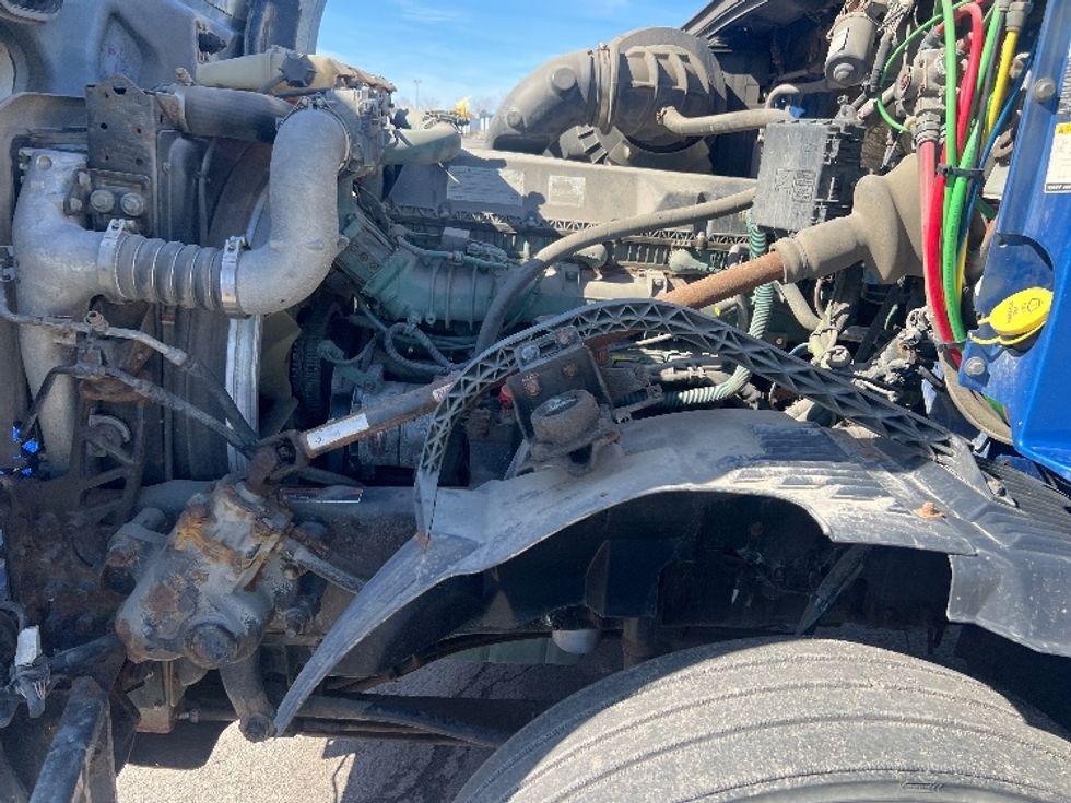 Day Cab Tractor-Heavy Duty Tractors-Volvo-2017-VNL64T300-Rochester-NY-391,553\n\t\tmiles-$ 13,000 - Image 14