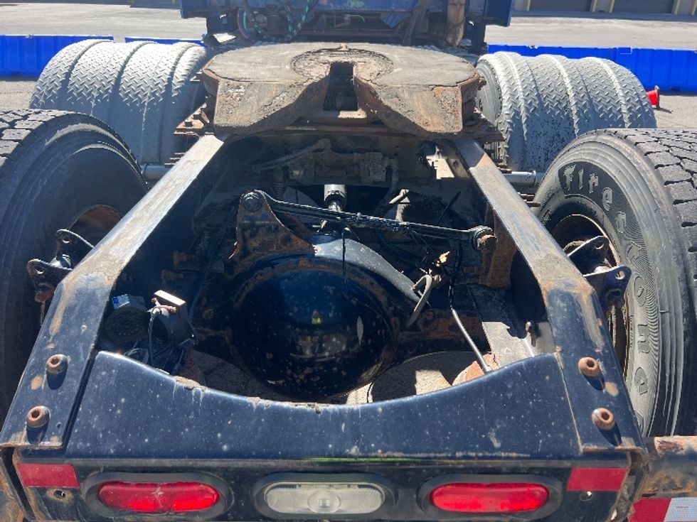 Day Cab Tractor-Heavy Duty Tractors-Volvo-2017-VNL64T300-Rochester-NY-391,553\n\t\tmiles-$ 13,000 - Image 5