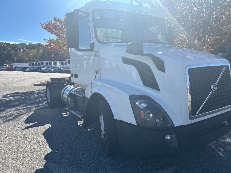 2018 Volvo Truck VNL photo 3
