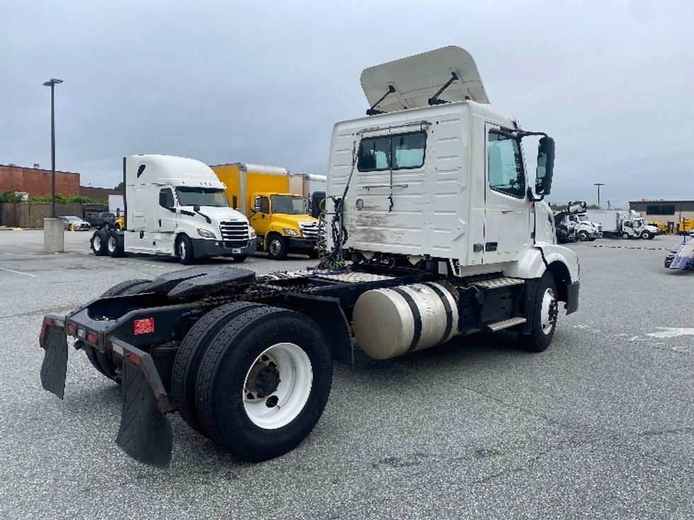 Day Cab Tractor-Heavy Duty Tractors-Volvo-2018-VNL42300-Greensboro-NC-546,254\n\t\tmiles-$ 20,250 - Image 7