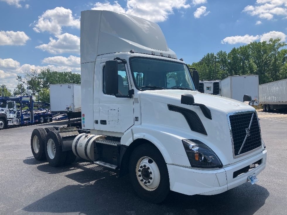 Used Volvo Day Cab Trucks for Sale Penske Used Trucks