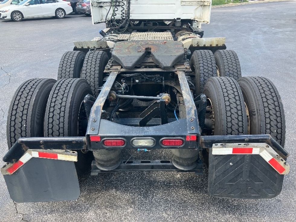 Day Cab Tractor-Heavy Duty Tractors-Volvo-2018-VNL62300-Jessup-MD-406,218\n\t\tmiles-$ 31,000 - Image 6