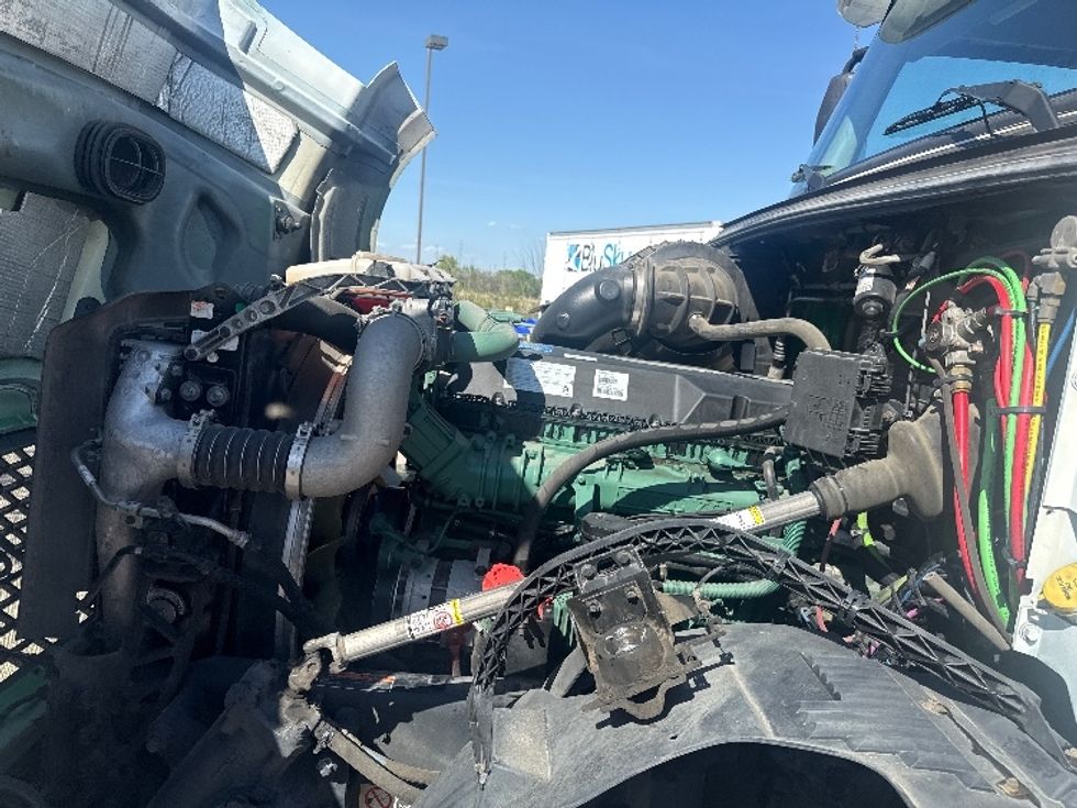 Day Cab Tractor-Heavy Duty Tractors-Volvo-2018-VNL64T300-Dallas-TX-139,384\n\t\tmiles-$ 42,500 - Image 16