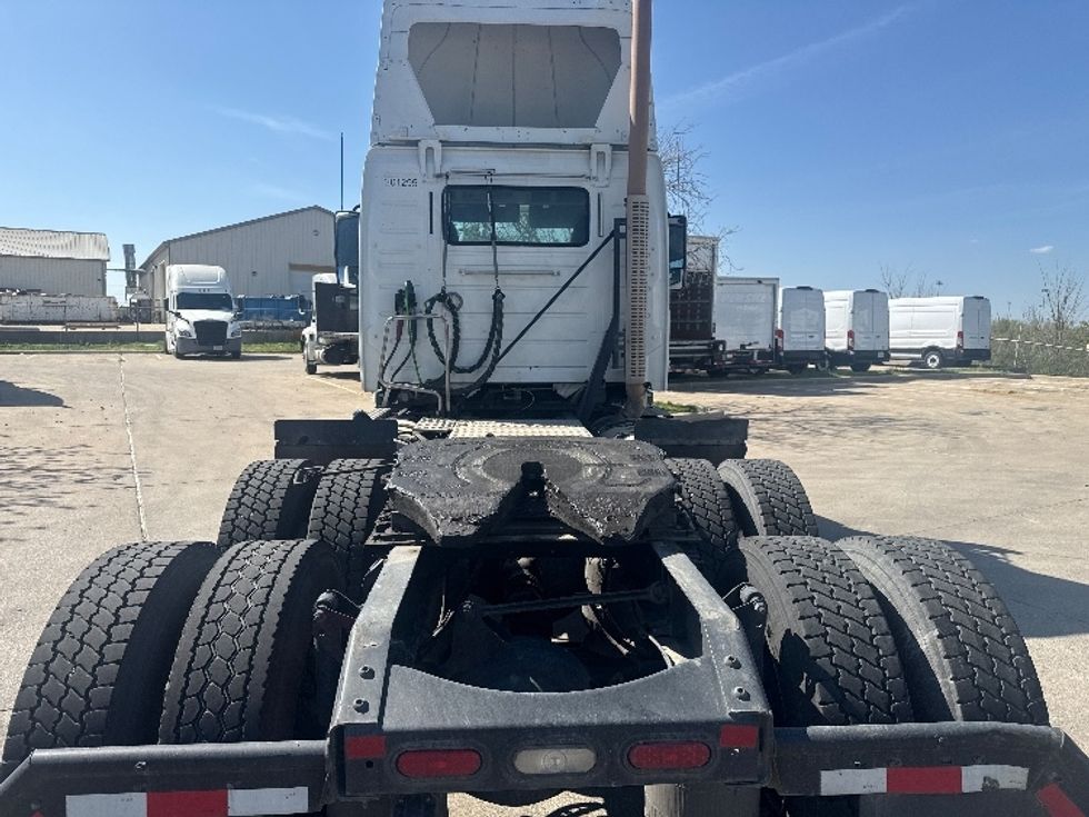 Day Cab Tractor-Heavy Duty Tractors-Volvo-2018-VNL64T300-Dallas-TX-139,384\n\t\tmiles-$ 42,500 - Image 6