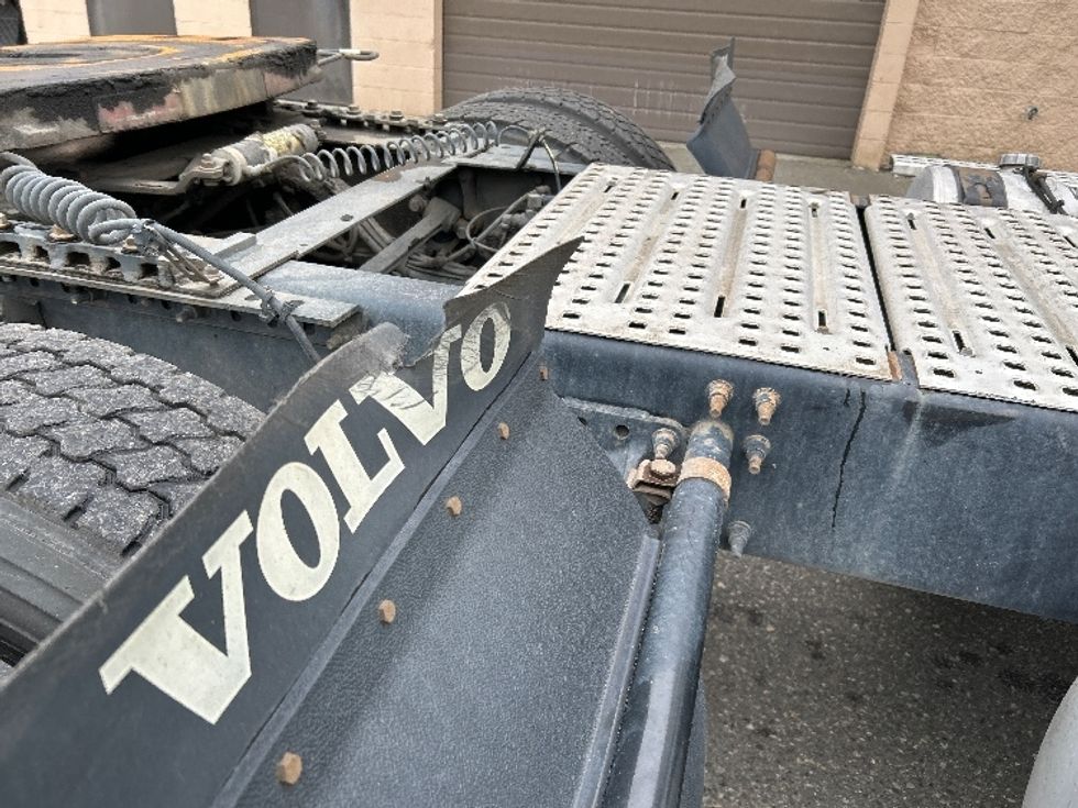 Day Cab Tractor-Heavy Duty Tractors-Volvo-2018-VNL64T300-Delta-BC-483,610\n\t\tkm-$ 56,500 - Image 19