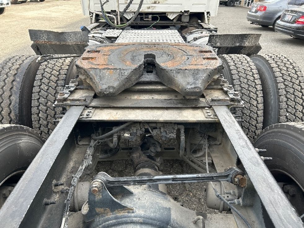 Day Cab Tractor-Heavy Duty Tractors-Volvo-2018-VNL64T300-Delta-BC-513,991\n\t\tkm-$ 55,250 - Image 5