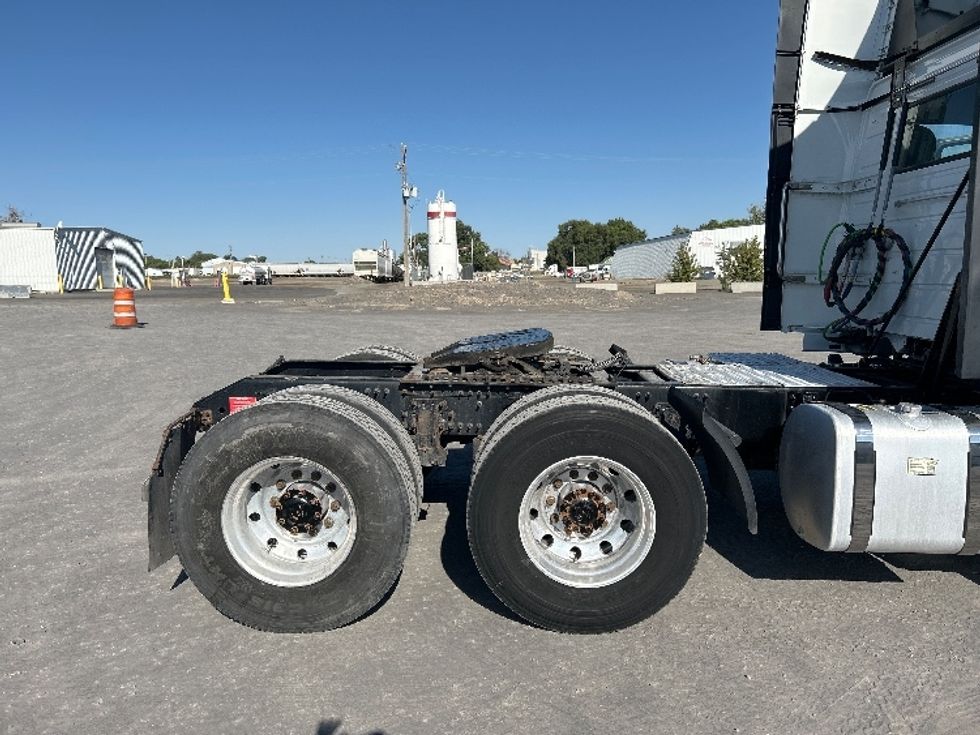 Day Cab Tractor-Heavy Duty Tractors-Volvo-2018-VNL64T300-Jerome-ID-228,789\n\t\tmiles-$ 49,750 - Image 18