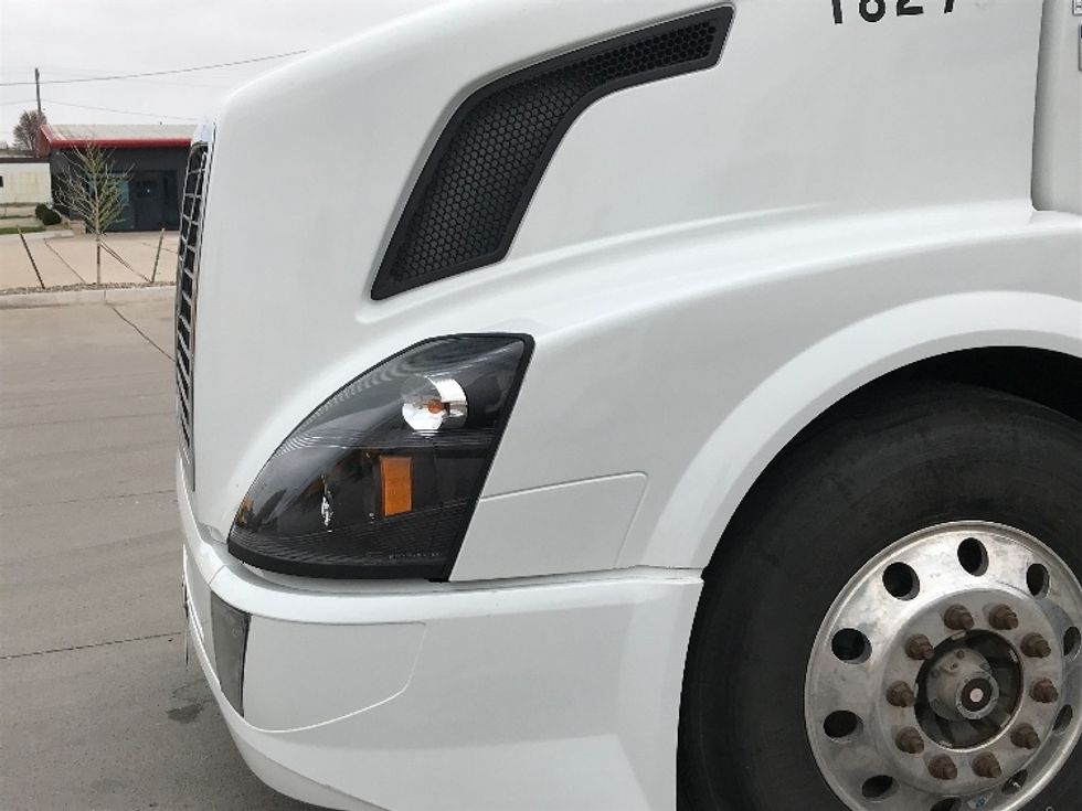 Day Cab Tractor-Heavy Duty Tractors-Volvo-2018-VNL64T300-Jerome-ID-228,789\n\t\tmiles-$ 49,750 - Image 21