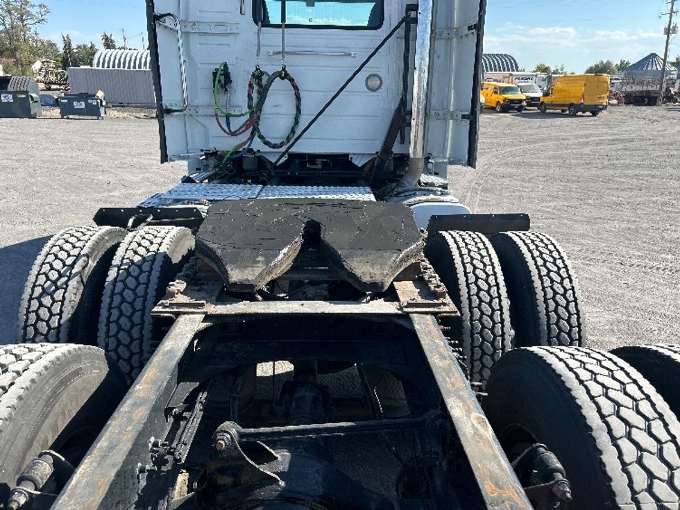 Day Cab Tractor-Heavy Duty Tractors-Volvo-2018-VNL64T300-Jerome-ID-228,789\n\t\tmiles-$ 49,750 - Image 6