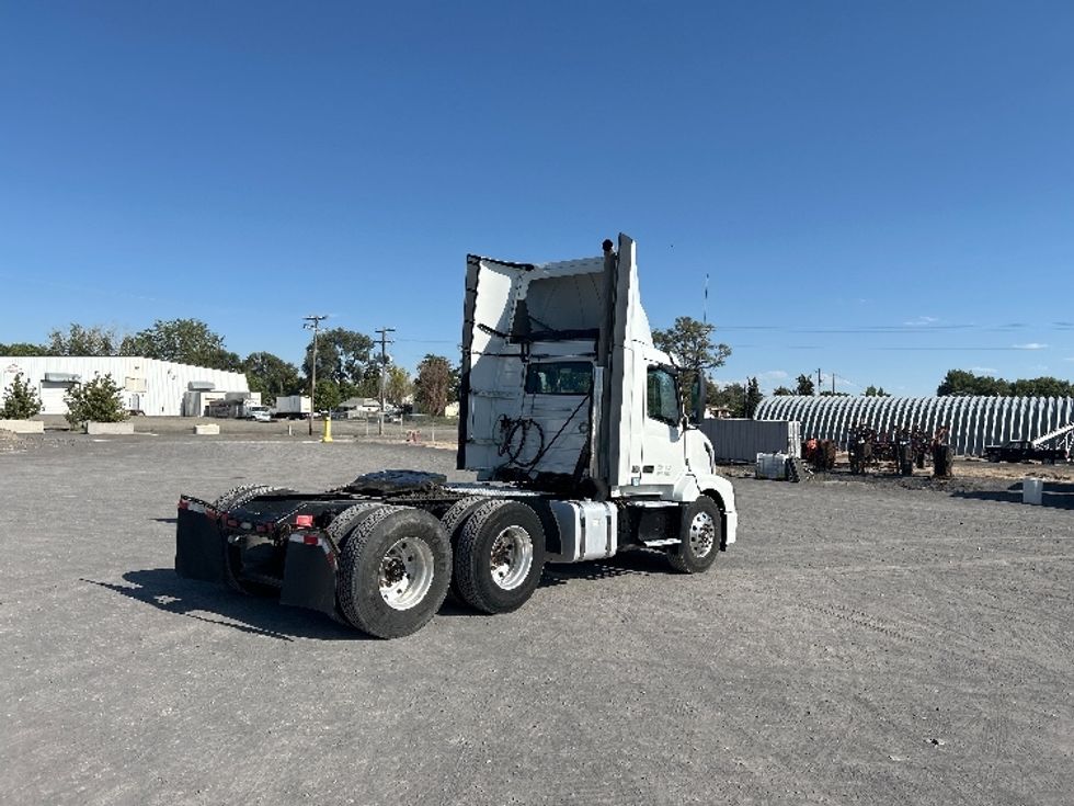 Day Cab Tractor-Heavy Duty Tractors-Volvo-2018-VNL64T300-Jerome-ID-228,789\n\t\tmiles-$ 49,750 - Image 7