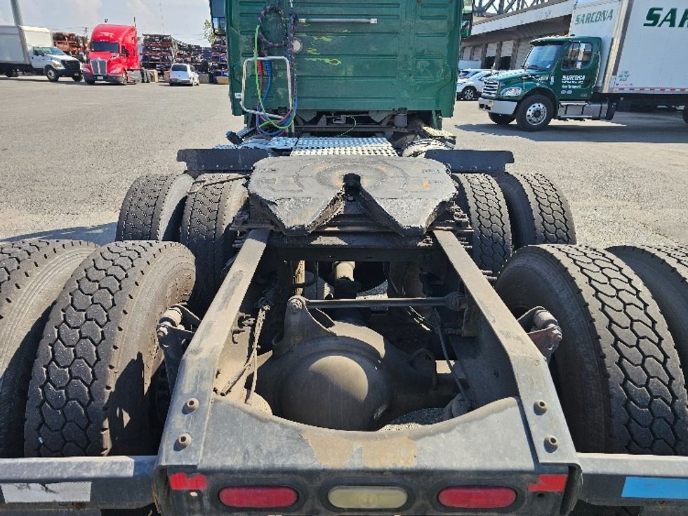 Day Cab Tractor-Heavy Duty Tractors-Volvo-2018-VNL64T300-Kearny-NJ-479,535\n\t\tmiles-$ 32,750 - Image 6