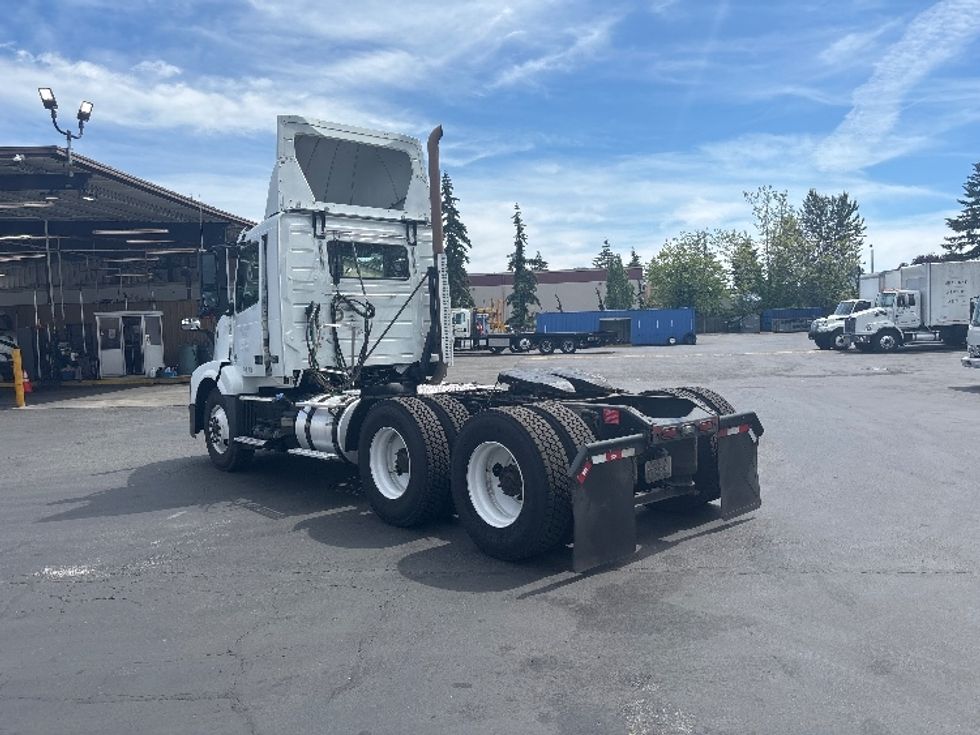 Day Cab Tractor-Heavy Duty Tractors-Volvo-2018-VNL64T300-Kent-WA-172,743\n\t\tmiles-$ 38,750 - Image 5