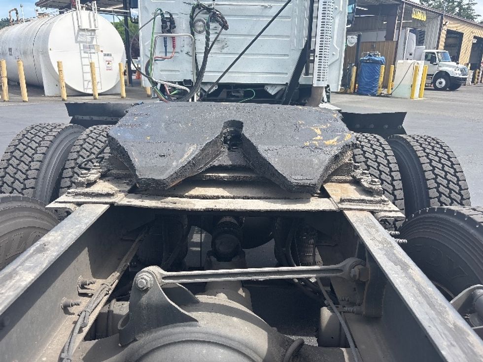Day Cab Tractor-Heavy Duty Tractors-Volvo-2018-VNL64T300-Kent-WA-172,743\n\t\tmiles-$ 38,750 - Image 6