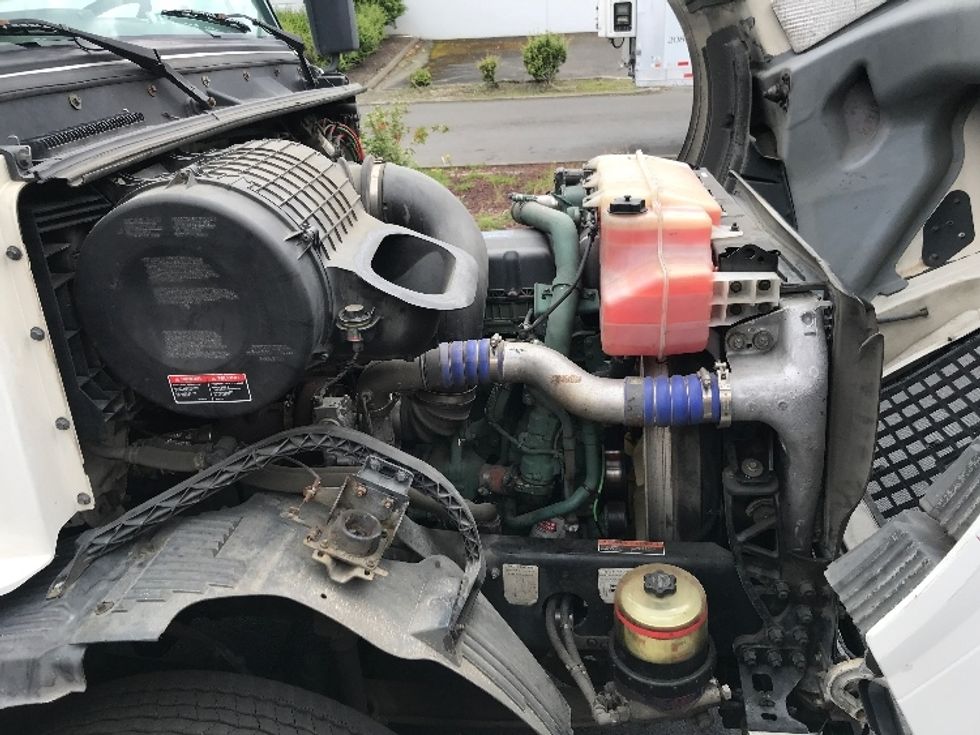 Day Cab Tractor-Heavy Duty Tractors-Volvo-2018-VNL64T300-Kent-WA-345,792\n\t\tmiles-$ 34,750 - Image 15