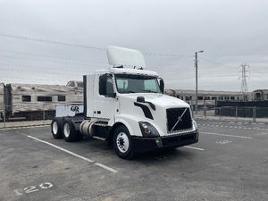 Day Cab Tractor-Heavy Duty Tractors-Volvo-2018-VNL64T300-Mount Juliet-TN-435,124
		miles-$ 41,000
