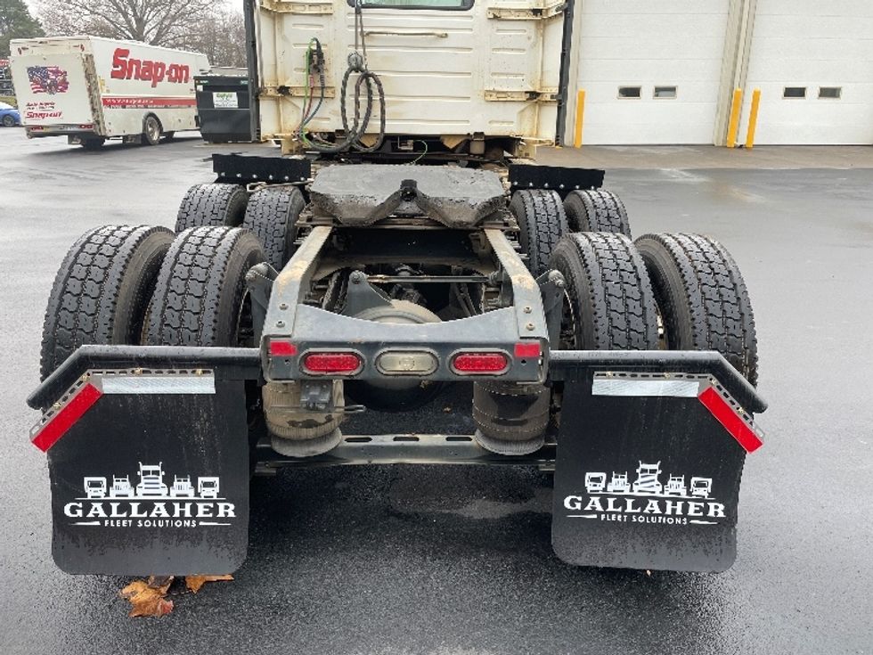 Day Cab Tractor-Heavy Duty Tractors-Volvo-2018-VNL64T300-Statesville-NC-429,887\n\t\tmiles-$ 42,500 - Image 6