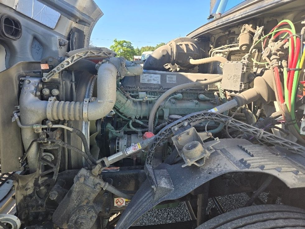 Day Cab Tractor-Heavy Duty Tractors-Volvo-2018-VNL64T300-Yakima-WA-173,741\n\t\tmiles-$ 50,500 - Image 15