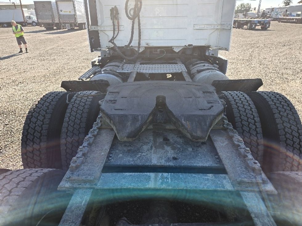 Day Cab Tractor-Heavy Duty Tractors-Volvo-2018-VNL64T300-Yakima-WA-173,741\n\t\tmiles-$ 50,500 - Image 6