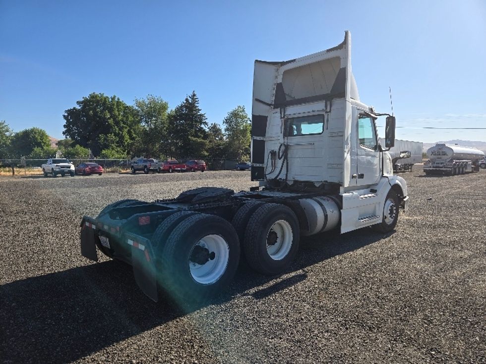 Day Cab Tractor-Heavy Duty Tractors-Volvo-2018-VNL64T300-Yakima-WA-173,741\n\t\tmiles-$ 50,500 - Image 7