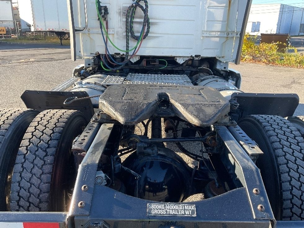 Day Cab Tractor-Heavy Duty Tractors-Volvo-2019-VNL42300-Albany-NY-404,499\n\t\tmiles-$ 26,750 - Image 6