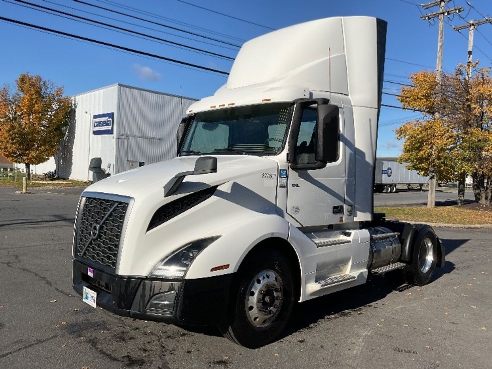 Day Cab Tractor-Heavy Duty Tractors-Volvo-2019-VNL42300-Albany-NY-416,557\n\t\tmiles-$ 26,250 - Image 3