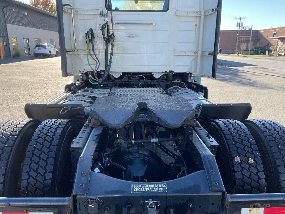 Day Cab Tractor-Heavy Duty Tractors-Volvo-2019-VNL42300-Albany-NY-416,557\n\t\tmiles-$ 26,250 - Image 6